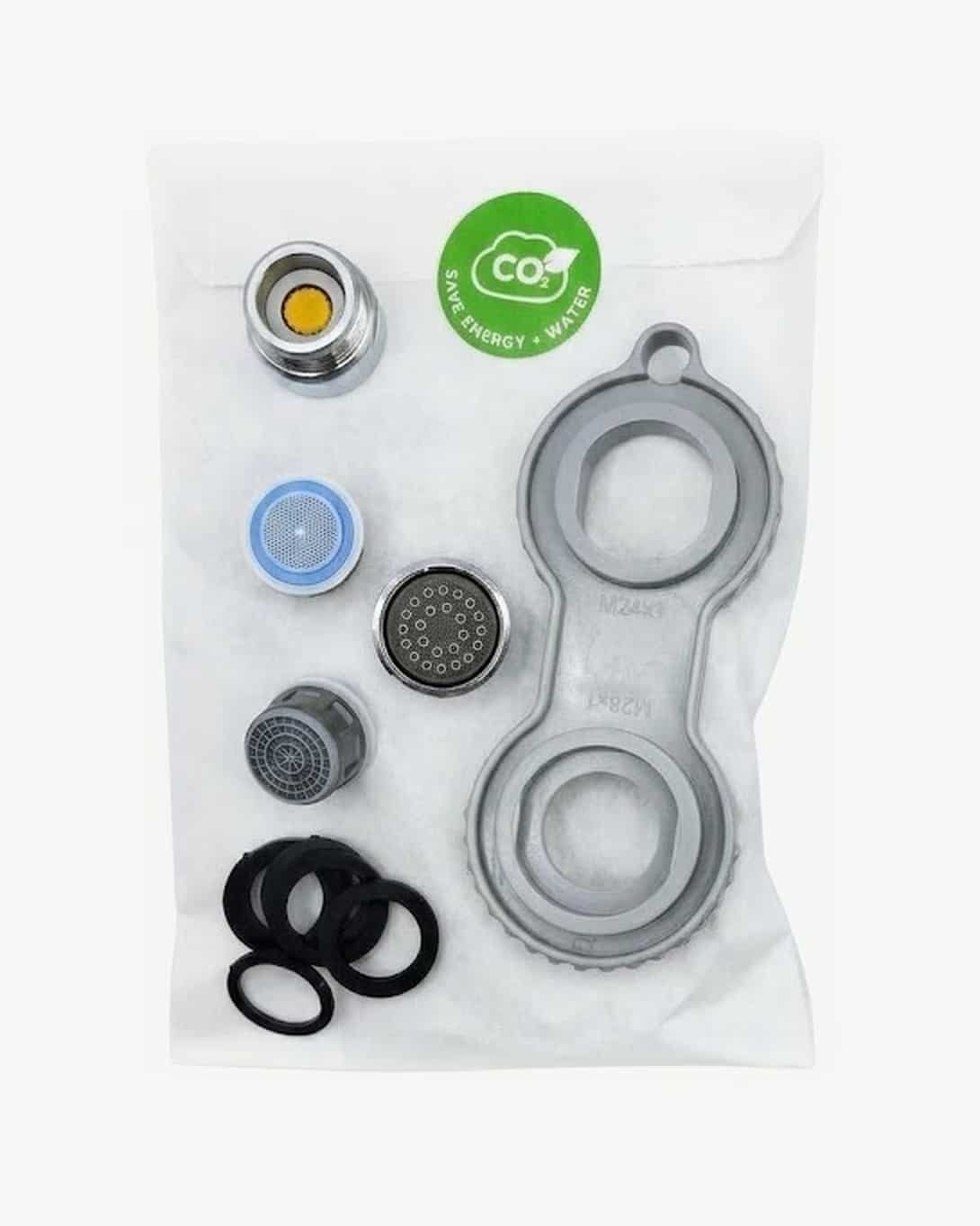 Kits hydro-économes Flakee : aérateurs, régulateur de douche, joints et clé de montage